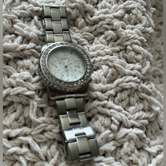 GUESS Watch - Picture 4 of 9